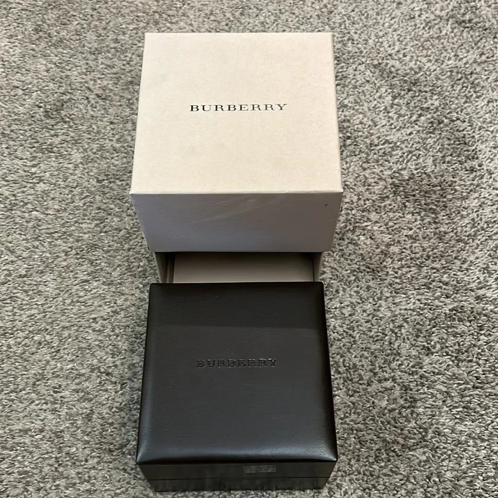 Burberry Pink Mother of Pearl Leather Stainless Steel Watch - Picture 12 of 12